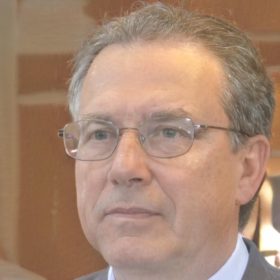 Portrait professionnel de Sébastien Morvan, formateur expert en présentation budgétaire